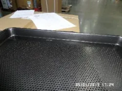 Лист перфорированный алюминий толщ.1мм антипригарный 600X400X30 демо – купить в Челябинске с доставкой Купить лист перфорированный алюминий толщ.1мм антипригарный 600x400x30 демо в Челябинске – цена завода, доставка до двери | RuOborudovanie.ru