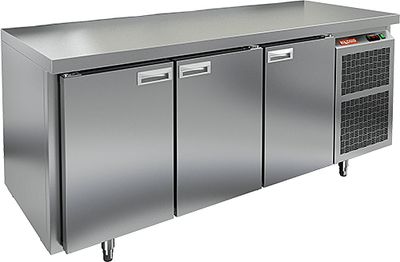 Стол охлаждаемый Hicold GN 111/TN O  (-2+10), островн., 3 двери,1835х700х850