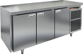 Стол охлаждаемый Hicold GN 111/TN O (-2+10), островн., 3 двери,1835х700х850 – купить в Челябинске по цене завода